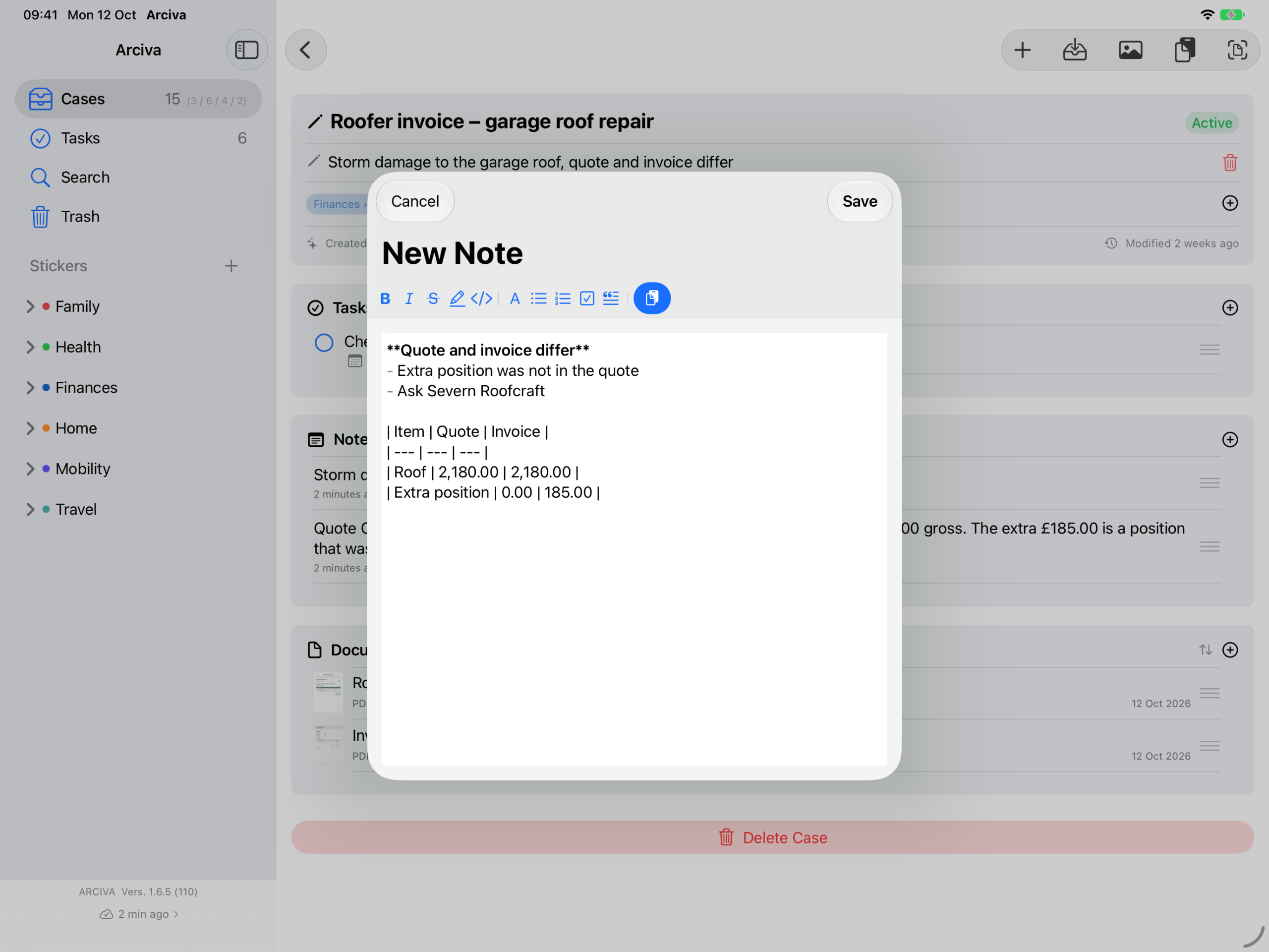 Arciva on the iPad: a new note in the editor. Above the text field the bar with bold, italic, strikethrough, highlight, code, heading, list, numbered list, task and quote, and on the right the blue insert button with the clipboard symbol. Below it a bold line, two list items and a pasted table, which sits there as text with vertical bars.